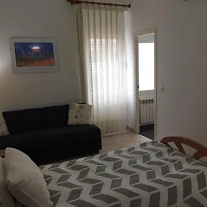 hostal-perello.catalonia-hotels.com/