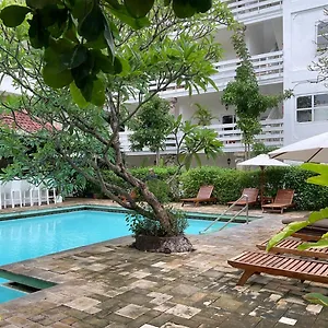 hotel-sari-bunga.hotelsseminyak.net/